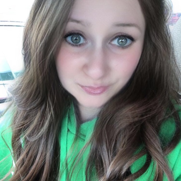 Meet your Posher, Michelle - Picture 2 of 8